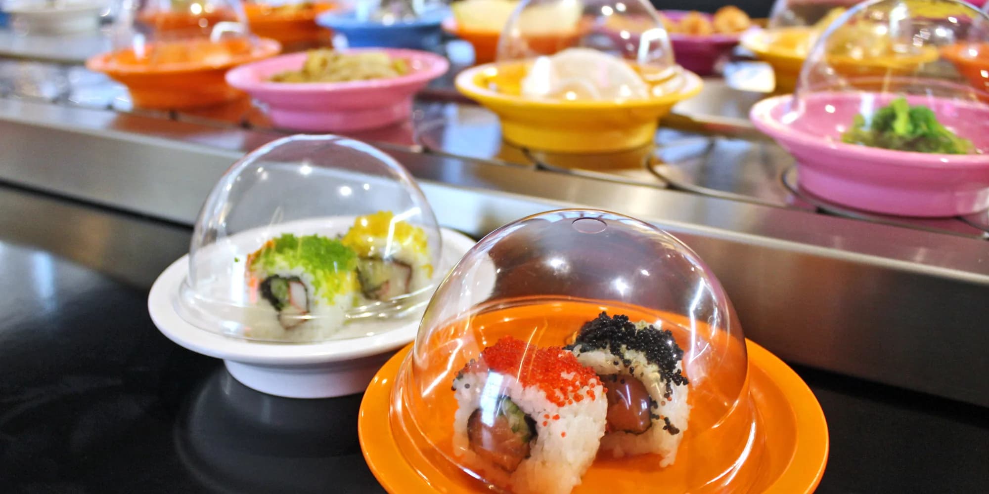 Running sushi v Hradci Králové: 2 h konzumace asijských pochoutek pro dospělé i děti