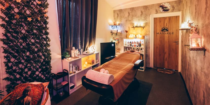 Masáž podle výběru: záda, ruce, baňkování, celé tělo nebo třeba přístrojová