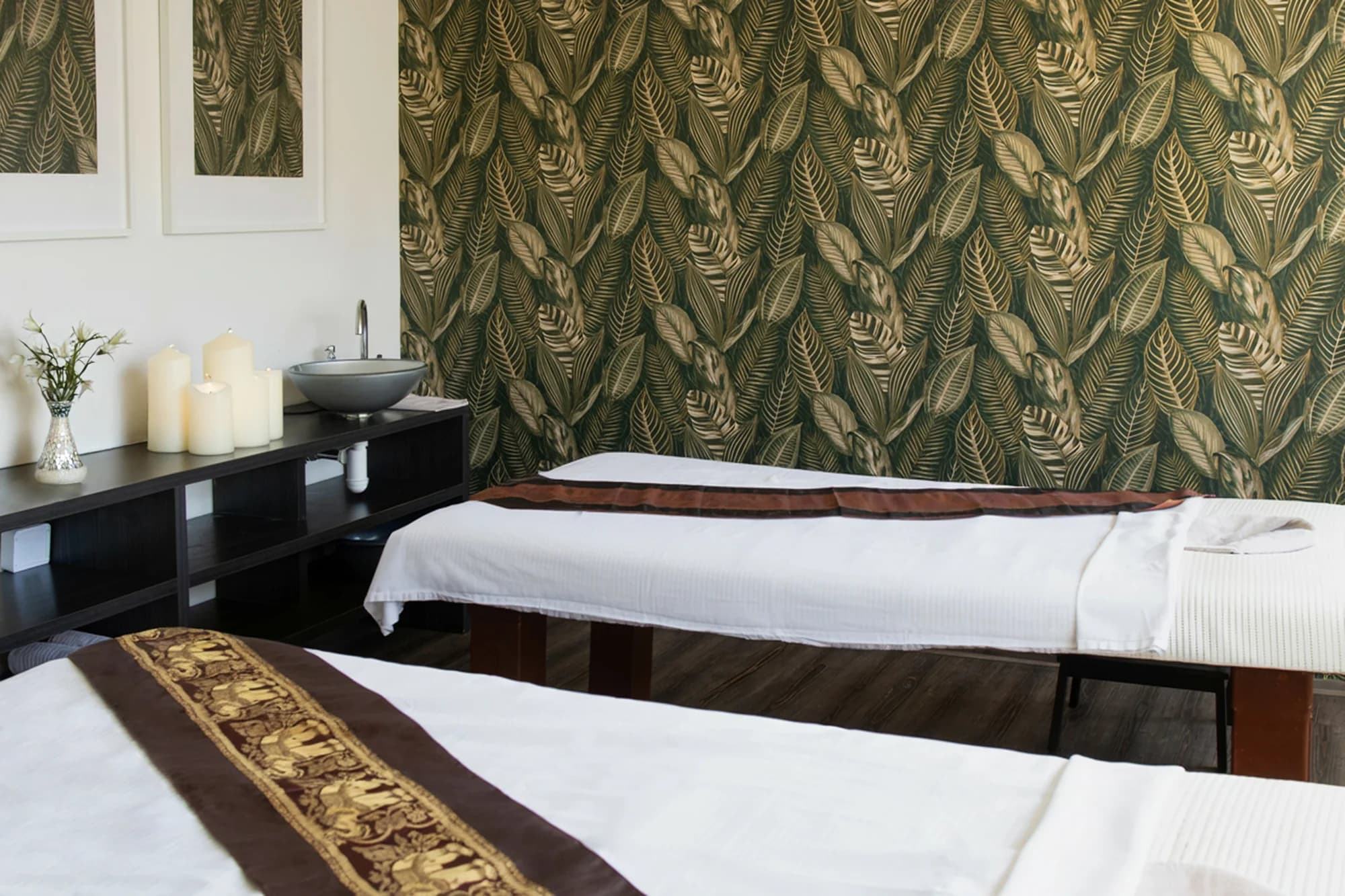 Dopolední relax v OC Galerie Slovany: hodinová thajská masáž obličeje nebo masáž dle výběru