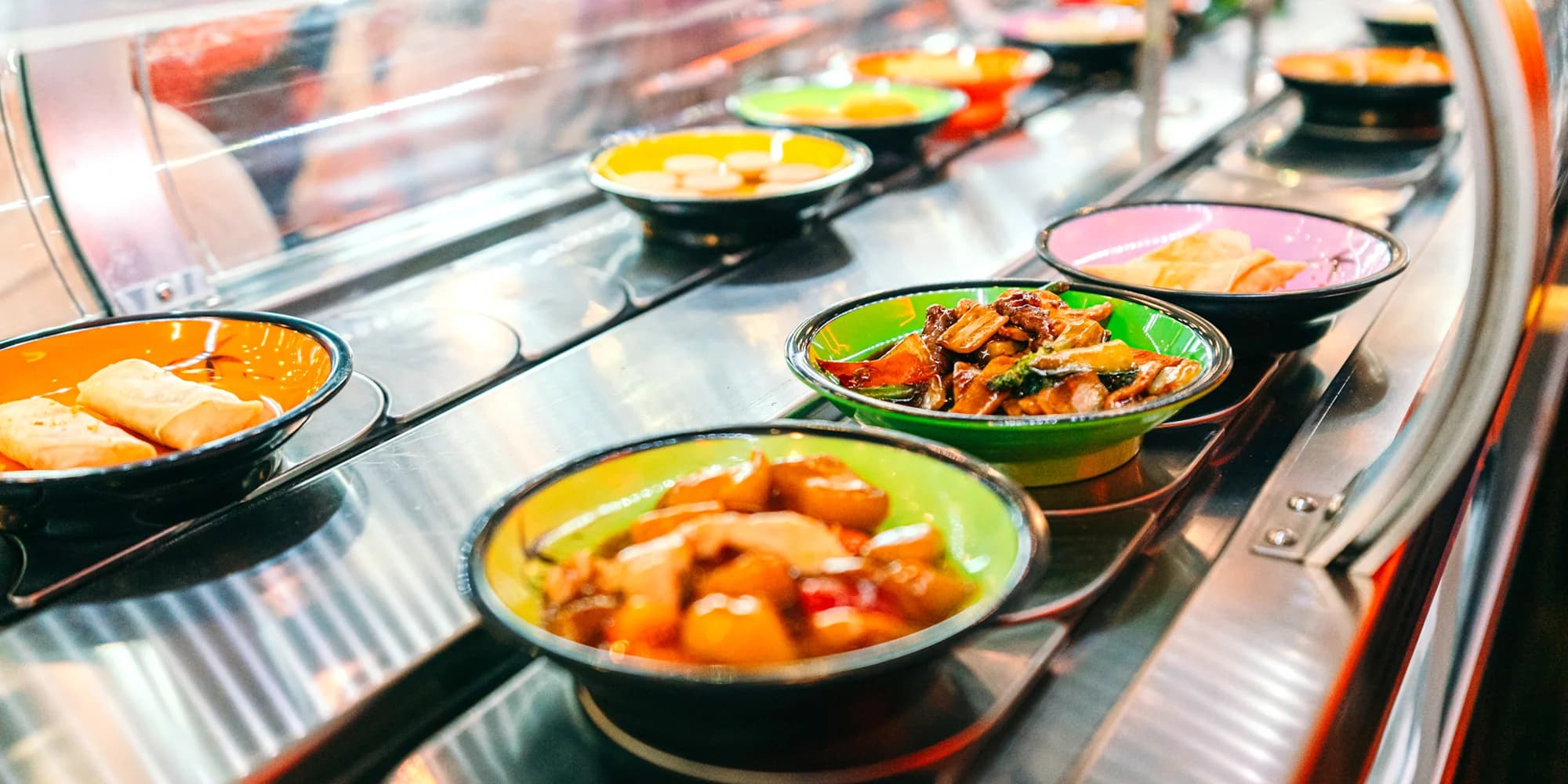 Running sushi: 2 hodiny neomezené konzumace sushi a dalších asijských specialit