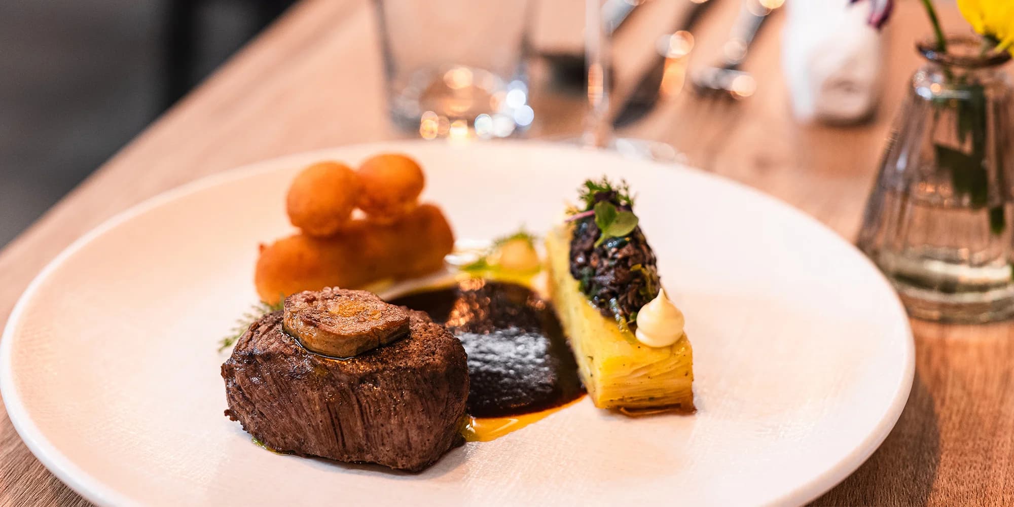 5chodové degustační menu i vinné párování ve vyhlášené restauraci pro 1 či 2 osoby